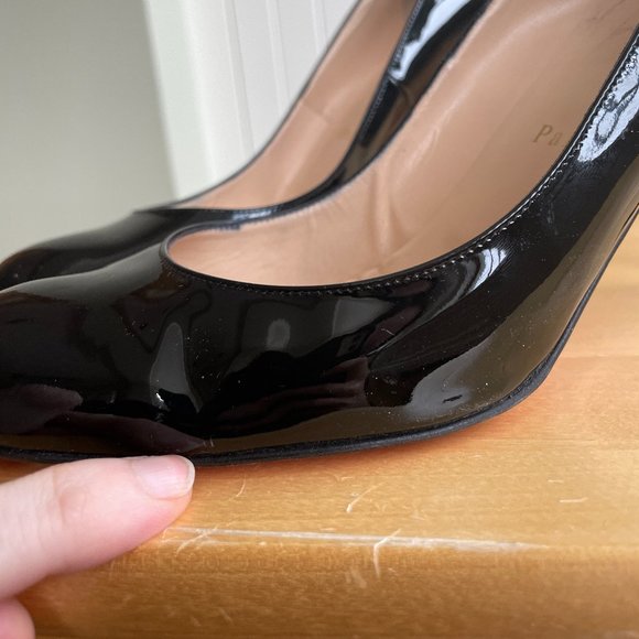 Iconic Christian Louboutin Red Sole High Heel - Picture 11 of 15